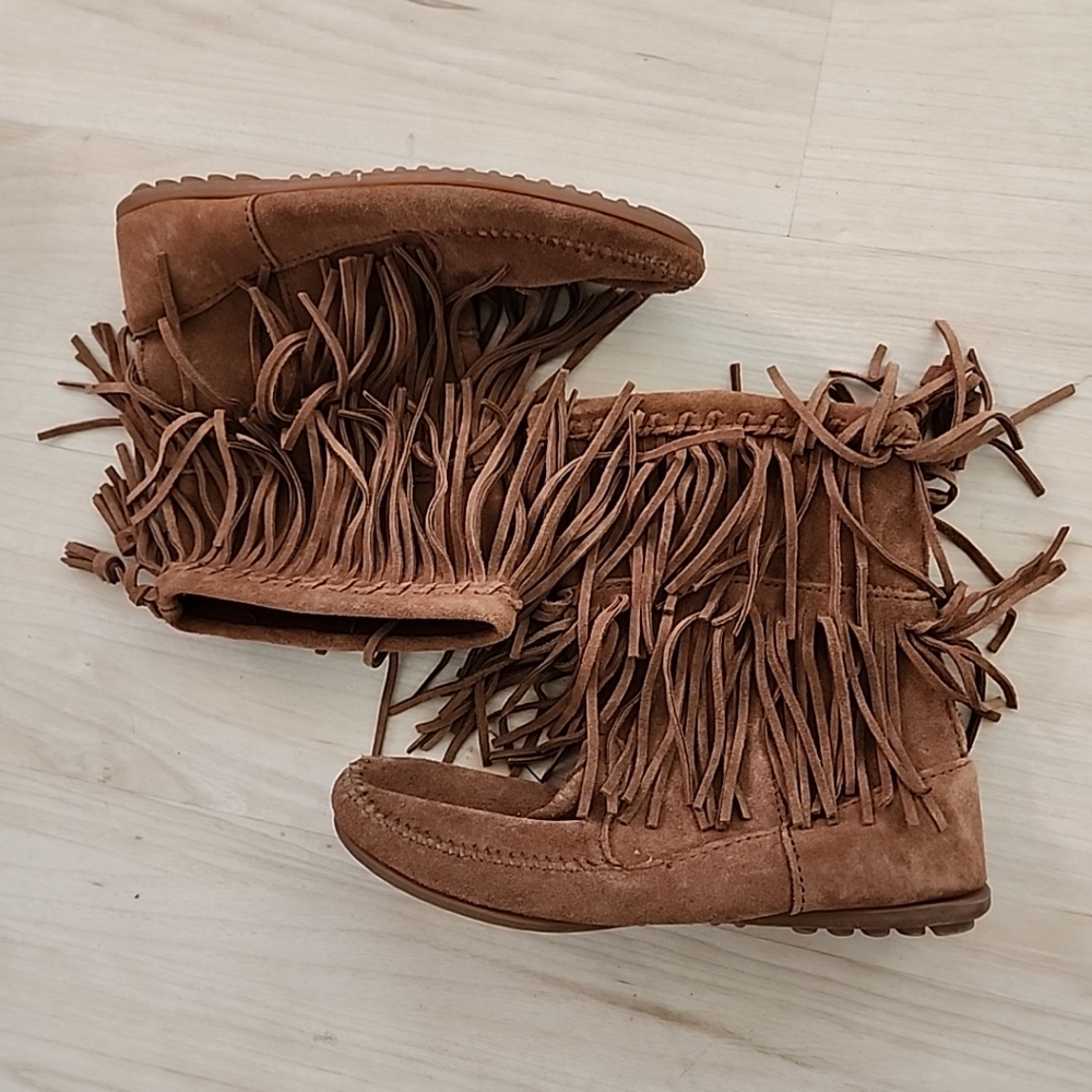 MINNETONKA Moccasins  Womens Mid Calf 2 Layer Fringe Suede Boots Sz 8
